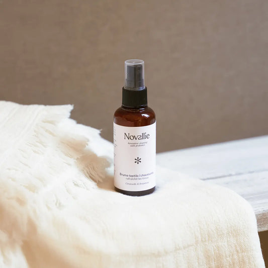 Brume textile et chaussures
 75 ml — Rafraîchit les tissus, neutralise les odeurs.